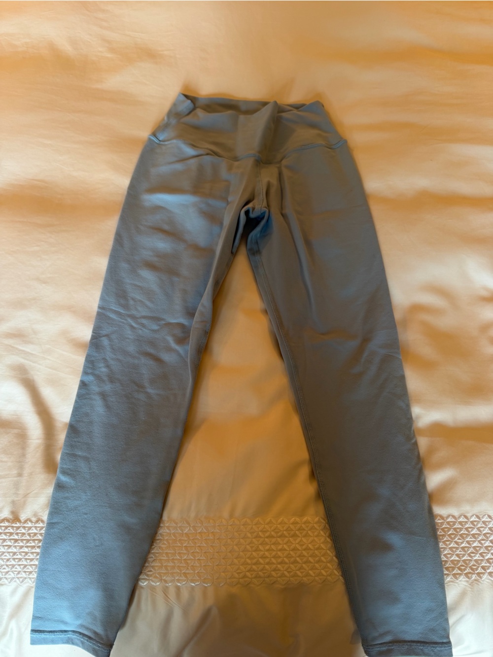 Alo Yoga light Blue Leggings